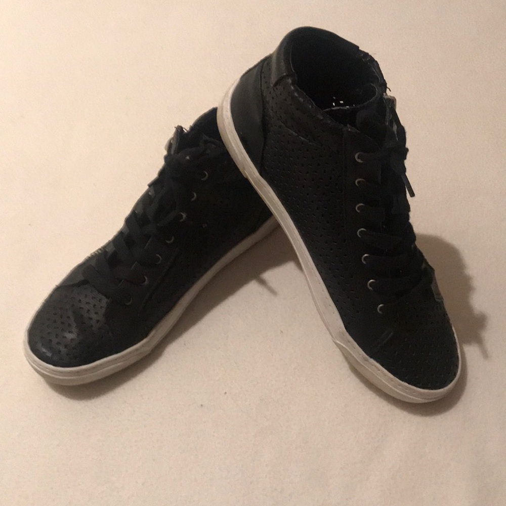 “My Kicks Are on Fire” Black tennis shoes